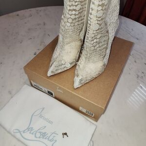 Authentic Louboutin Gypsybootie